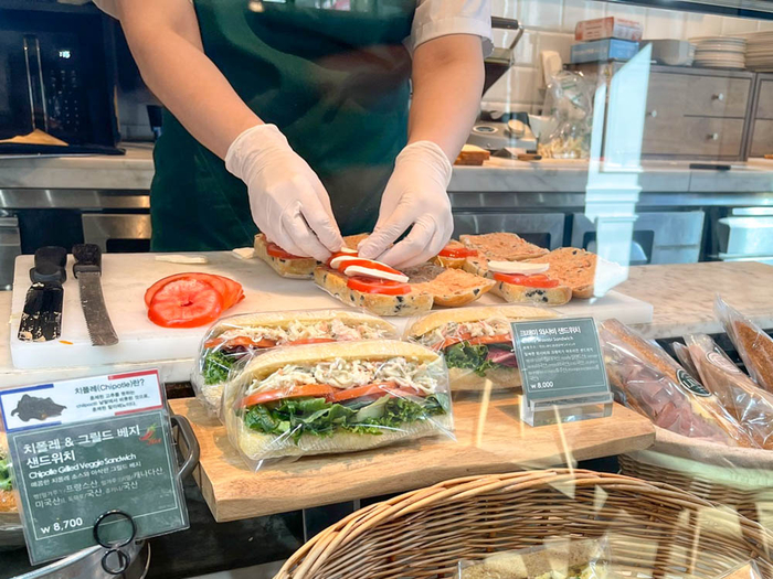 237469853_RGV8fgEO_617ea9c48a40759b2687c1075869f6c3f6586291.jpg 이미지크게보기